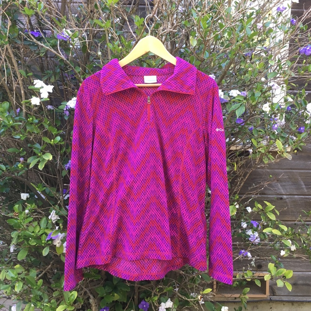 Columbia women’s chevron 1/2 zip micro fleece.